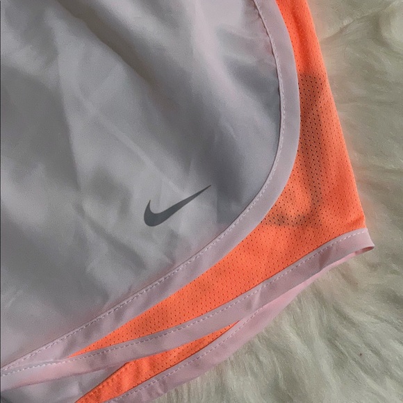 NWT NIKE DriFit Athletic Gym Jog Run White Shorts - Picture 3 of 11